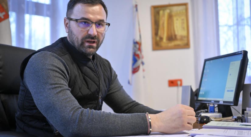 A pályán kovácsolódik közösség Zsákán