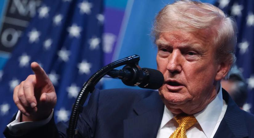 Trump élvezte, hogy Hitlerhez és Sztálinhoz hasonlították – új könyv leplezi le az amerikai elnököt