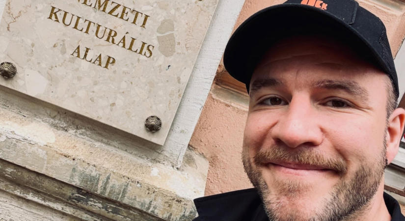 Molnár Áronnak elege van abból, hogy azt nézi, Orbán hogyan tesped Horvátországban egy jachton