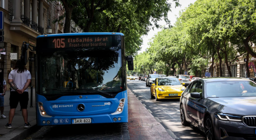 Már bankkártyával is lehet fizetni több fővárosi buszjáraton