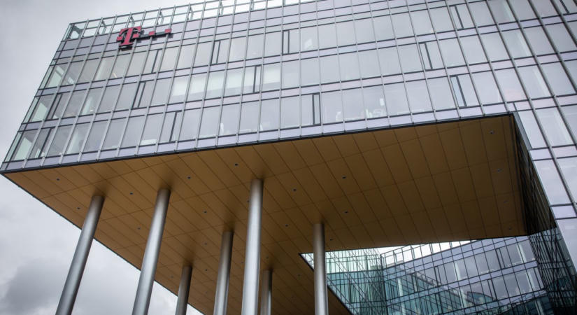 Hozta a kötelezőt a Magyar Telekom