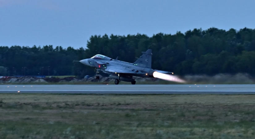 Gripen-baleset: kiküldték a fekete dobozt, a vezérkari főnök változást rendelt el