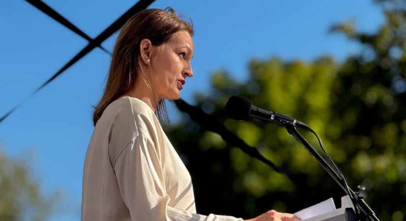 Itt a magyarázat Forsthoffer Ágnestől, valójában nincs újabb lezárás a Kossuth téren