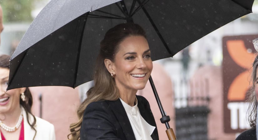 Új portrékat adott ki a palota Katalin hercegnéről, aki szél borzolta hajjal is elbűvölő