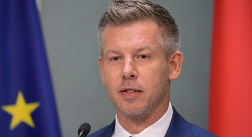 Havi 5 ezer forinttal támogatja a kormány a dízelautósok tankolását decemberig