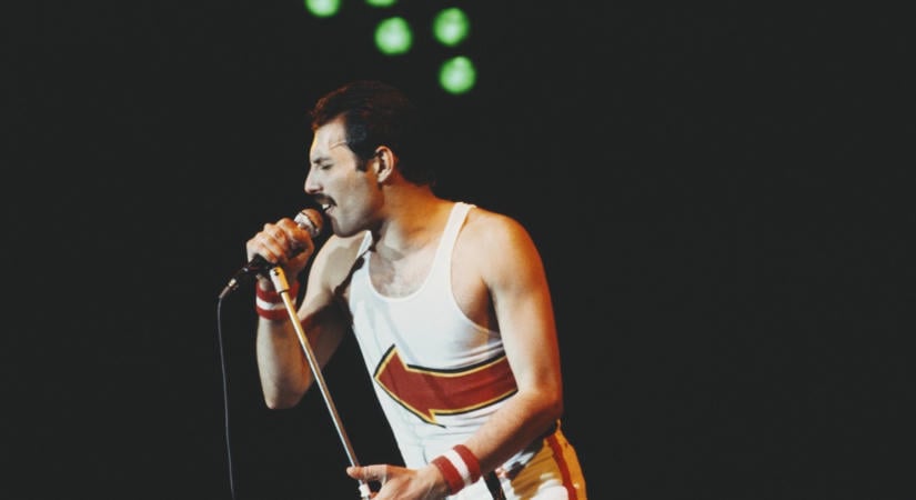 Láttad már Freddie Mercury-t bajusz nélkül? Az énekes szinte felismerhetetlen ezzel a stílussal