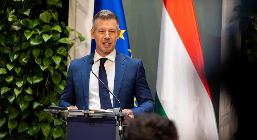 Százmilliárdokat spórolt a paksi fenékküszöb, egyhavi bónuszt kapnak az építők