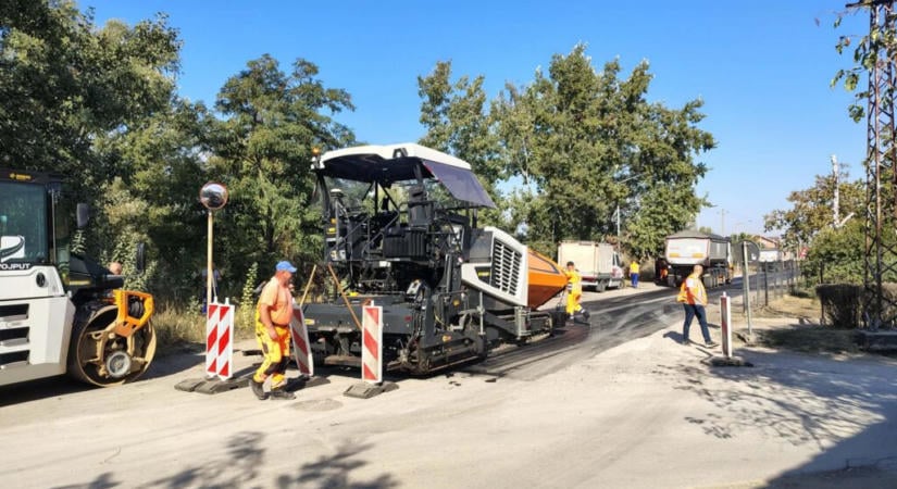 Félmilliárd dinárból aszfaltoznak Szabadkán, mutatjuk hol kerül aszfalt az utakra