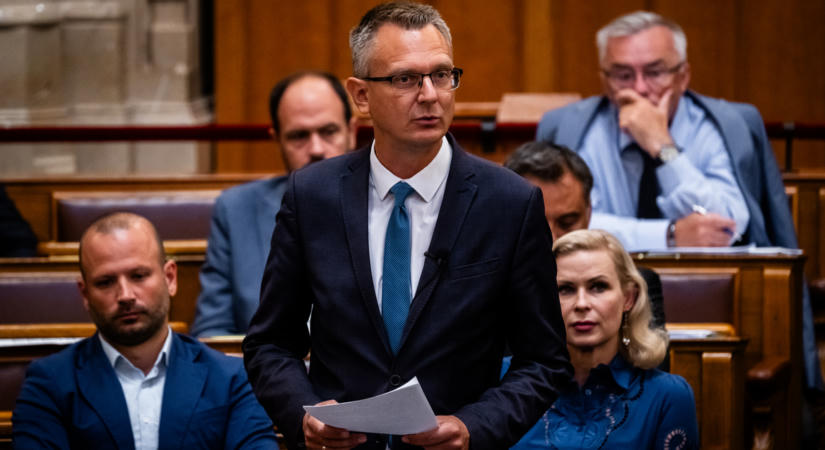 „A pedagógusok nem politikai kampánykellékek” – kifakadt a PDSZ elnöke Rétvári Bence szavai után