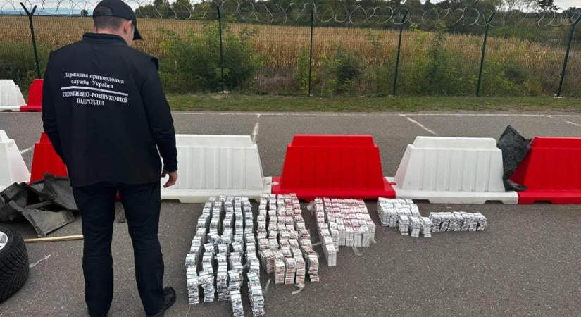 Több mint 2300 csomag cigarettát találtak egy autóban a Nagypalád–Nagyhódos határátkelőn