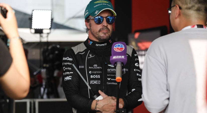Alonso kiakadt a Hamiltonnak kedvező újraindítás miatt