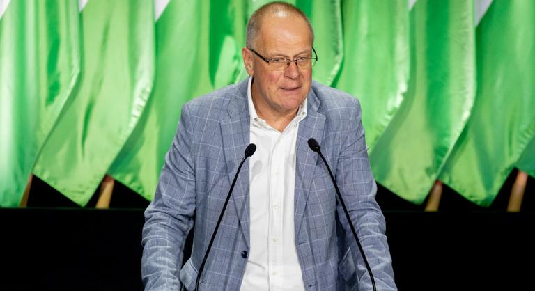 Súlyos kritikát fogalmazott meg Navracsics Tibor Orbán Viktorról és a Fideszről