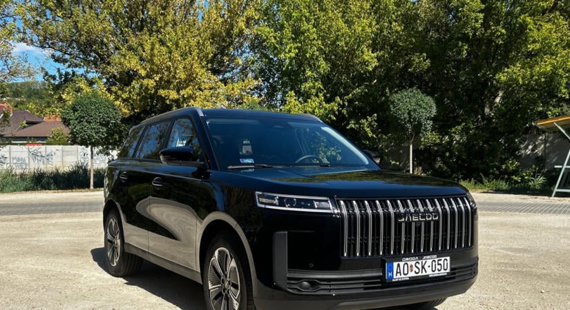 Csendben érkezett a hibrid Jaecoo 5, ami jobb lett, mint a benzines