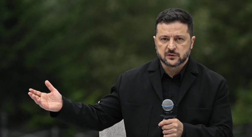 Volodimir Zelenszkij közölte, megkettőzik az orosz kőolajfinomítók elleni támadásokat