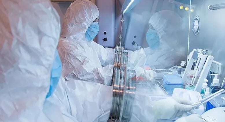 Biofegyverprogram állhat a szibériai laboratóriumban történt haláleset mögött?