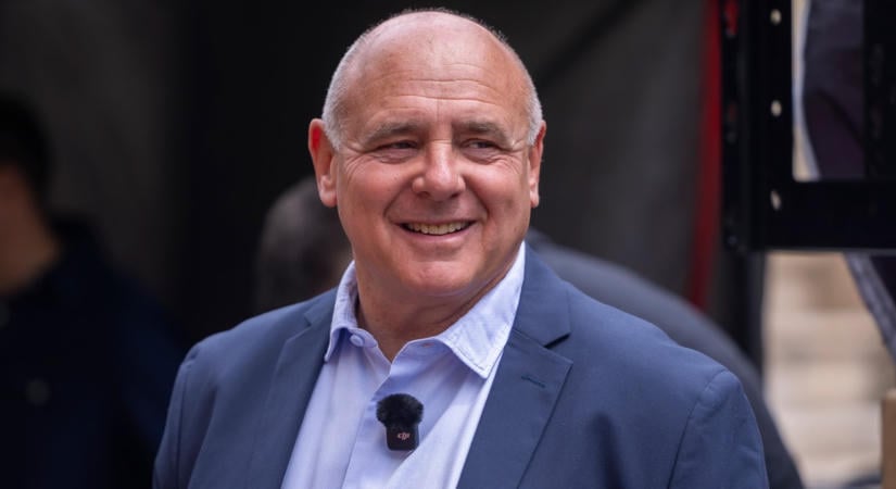Most már hivatalos: itt folytatja Rónai Egon
