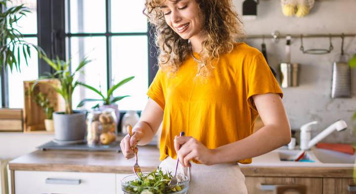 Mit főzzünk hőségriadó alatt? 7 recept, ami nem fűti fel a lakást
