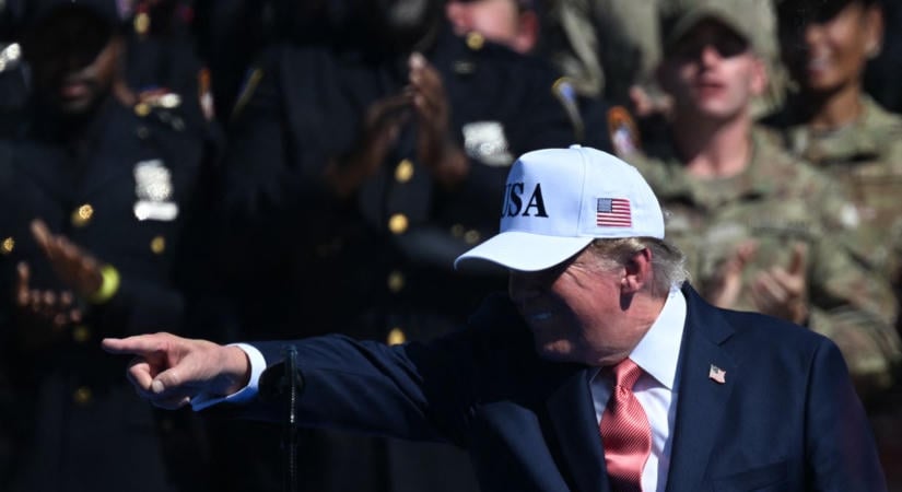 Zeit-kommentár: Nem lenne jobb mindenkinek, ha egy ló uralkodna Trump helyett? Csak vicceltem! Vagy talán mégsem