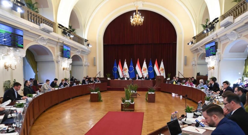 Fél óra után véget ért a Fővárosi Közgyűlés rendkívüli ülése