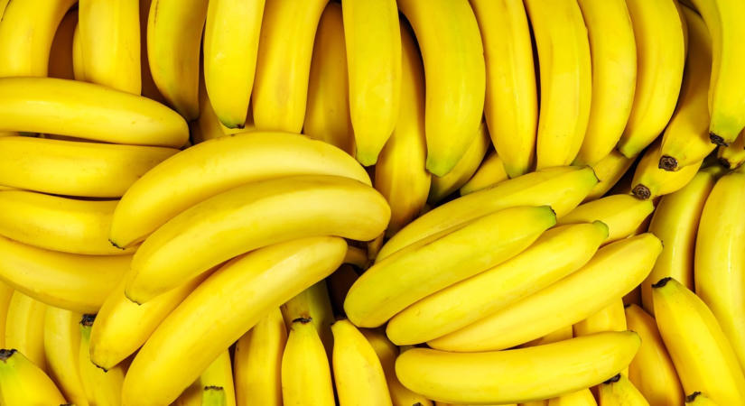 Te is utálod, hogy egy nap alatt megbarnul a banán? A 10 másodperces trükk örökre megoldja a problémát