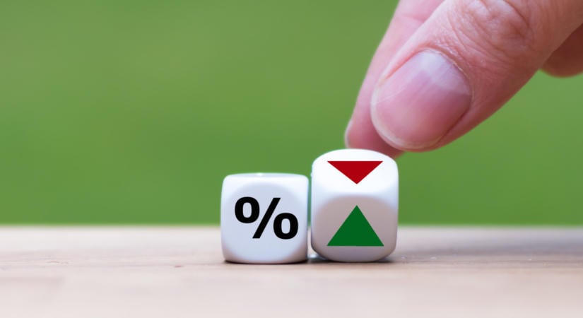 A kormány megerősítette: egyelőre marad a kamatstop