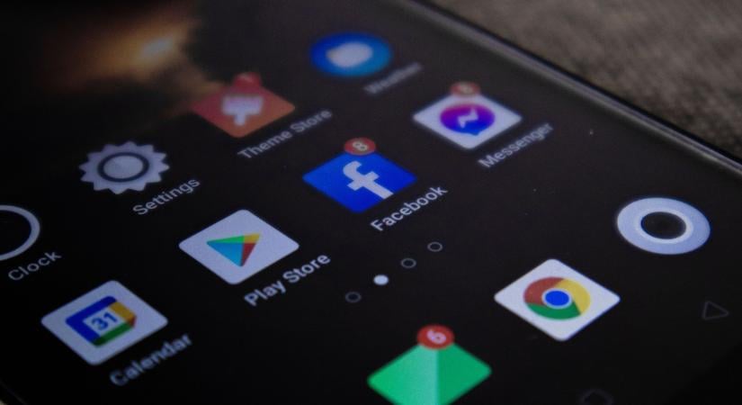 Botladozik a Messenger és az Instagram üzenetküldője