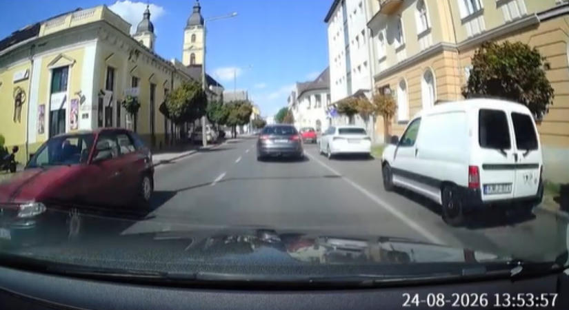 Elképesztő, mit művelt egy sofőr Nyíregyháza belvárosában – kiszúrod a hibát? (videóval)
