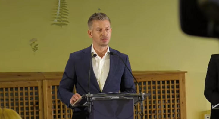 Magyar Péter üzent Gulyás Gergelynek: Egy csepp emberség kellett volna