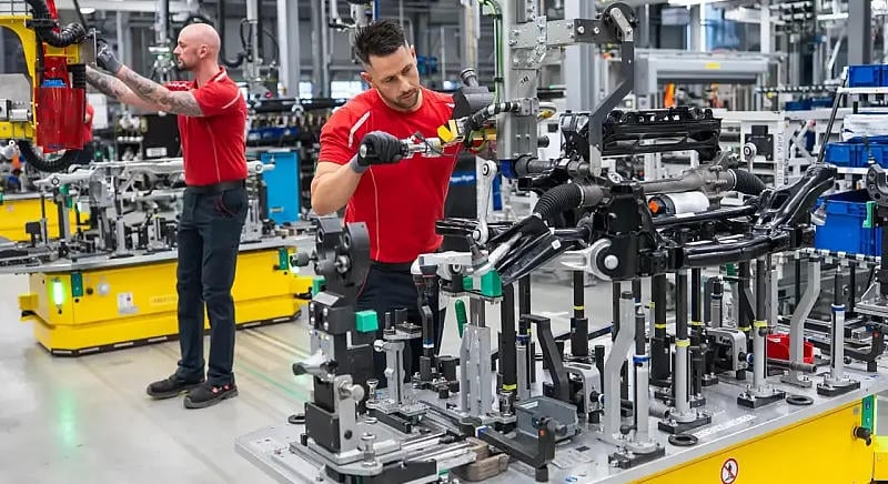 Újabb négyezer állás kerülhet veszélybe a Porschénál