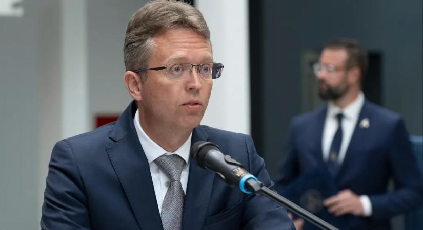 Hankó Balázs alig pár nappal a választások előtt még kiszórt 400 milliót miniszteri hatáskörben