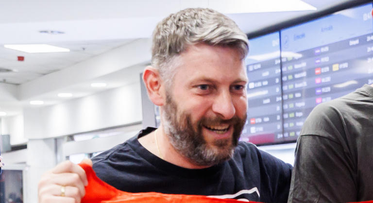 Náci karlendítés miatt ítélték el a Mi Hazánk jelöltjét