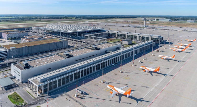 Egy évig állt egy Golf a berlini reptér rövid idejű parkolójában: több mint 74 millió forintos számla lett belőle