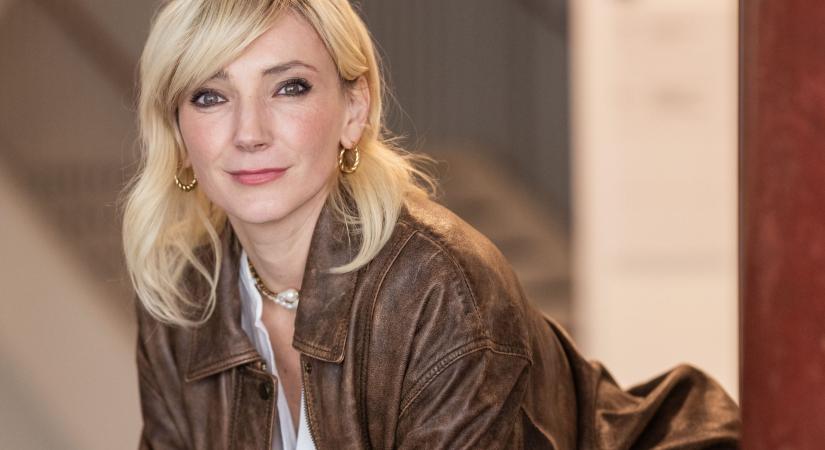 Ezt látnod kell! Őrült cuki, ahogyan Borbély Alexandra táncolt a Parlament lépcsőjén!