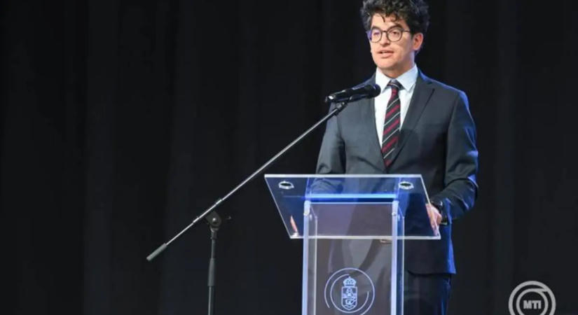 Velkey György: a határon túli magyarok jogainak képviselete a kormány kötelessége