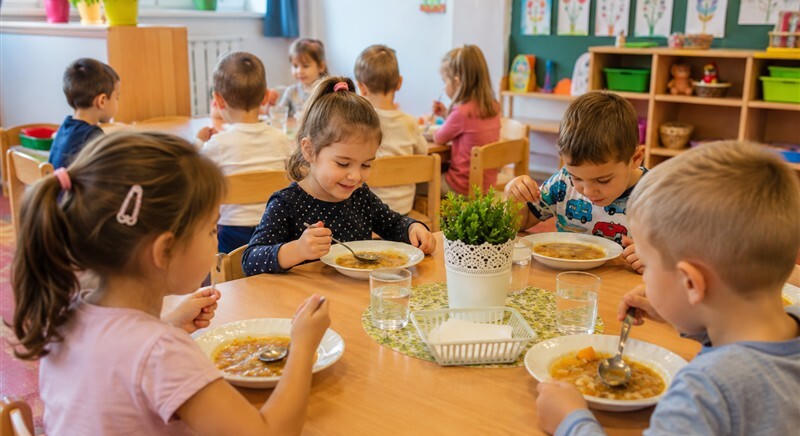 Ősztől átalakul az egri óvodai étkeztetés – a lakosság előtt is megnyílhatnak az EBÓI konyhái
