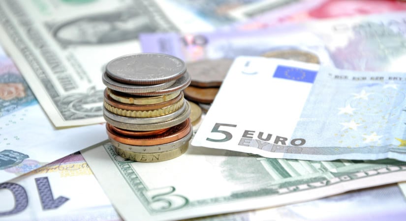 Erősödött a forint: így áll most az euróval és dollárral szemben