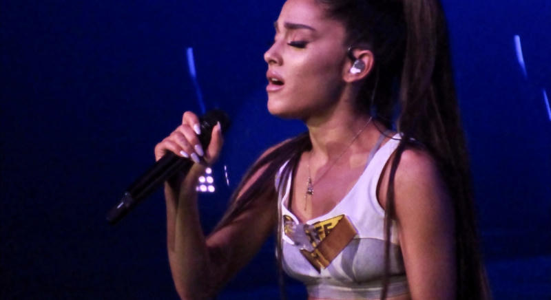 Ariana Grande visszalép a nyilvánosságtól