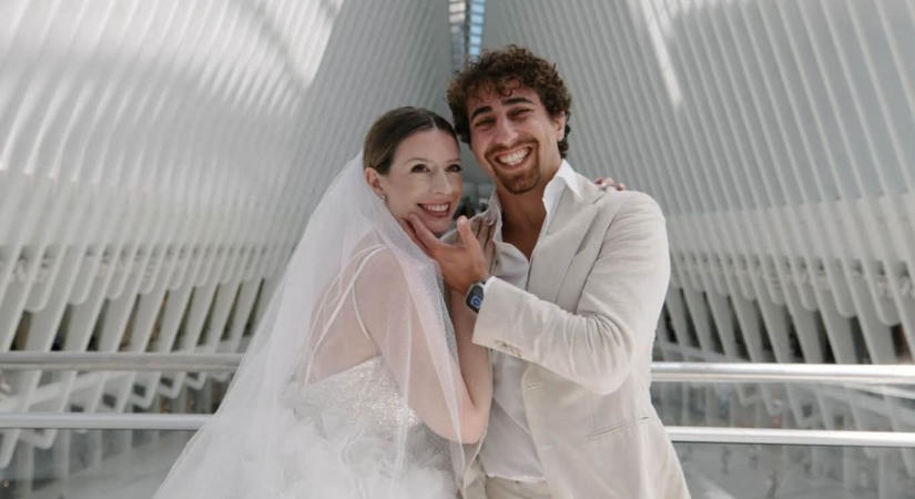 Igazi Carrie Bradshaw féle esküvője volt New Yorkban az egri légiutaskísérőnek - fotókkal, videóval