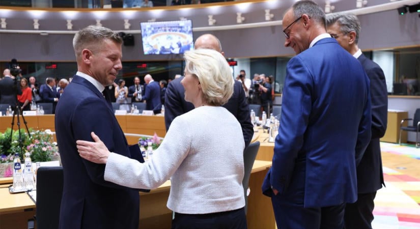 Budapestre jön október 23-án Ursula von der Leyen, beszédet is mond