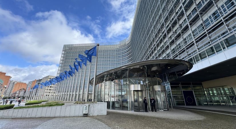 A magyarországi demokratikus jogok védelmére hivatkozva fordult Európai Bizottsághoz a Patrióták Európáért frakció