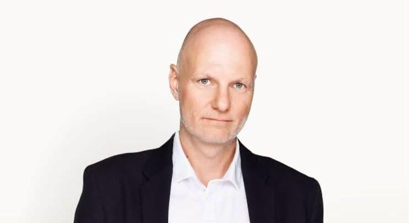 Miniszterelnök Úr! Mielőtt újra beleszállna Áder János köztársasági elnök úrba, legyen kedves egyeztetni Tanács Zoltán miniszterével!