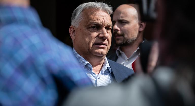 Míg Orbán Viktor a vb-re utazott, más magyarázta el helyette Brüsszelben, hogyan épül le a demokrácia Magyarországon