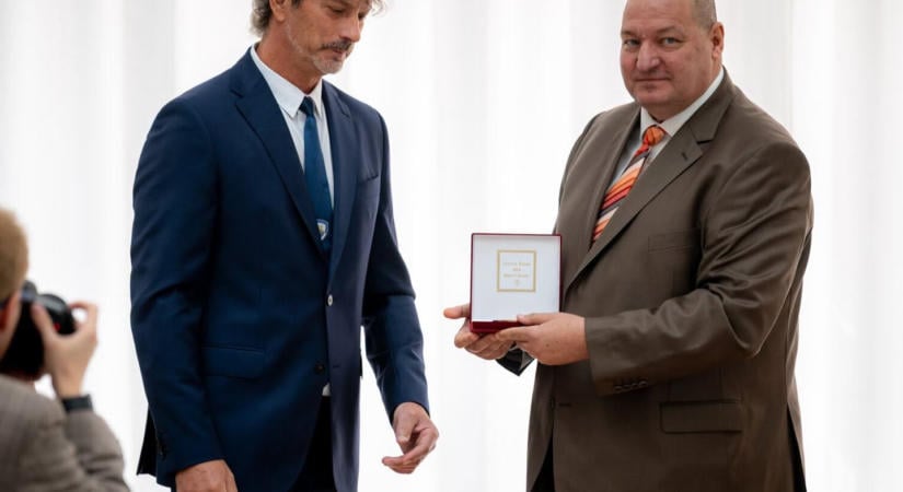 Esküvői jelentéssel került elő Németh Szilárd, a csepeli rezsibiztos újra oltár elé állt