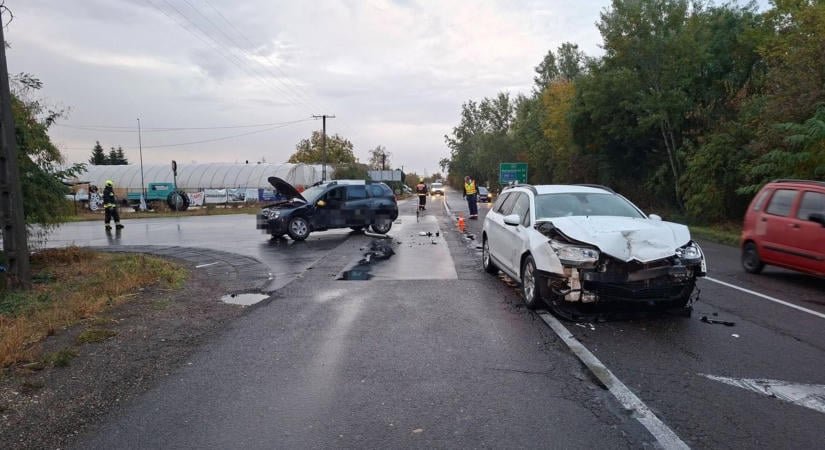 Baleset történt a 442-es úton, négyen sérültek meg az ütközésben