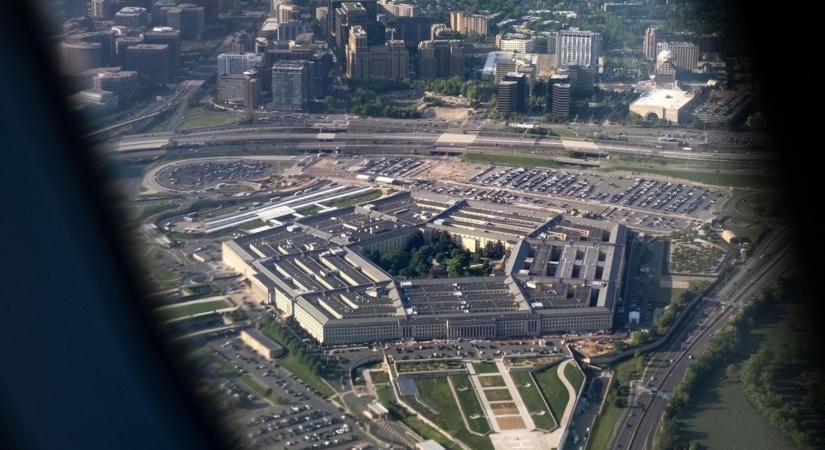 Hátborzongató: újabb UFO-aktákat hozott nyilvánosságra a Pentagon – videók tucatjain láthatóak azonosítatlan repülőtárgyak