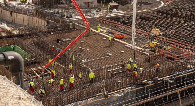 Megállás nélkül öntötték a betont Paks II.-nél – a kormány a pénzről is döntés előtt áll