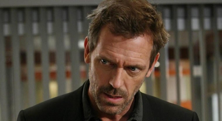Hugh Laurie egy hírhedt gyerekgyilkossági per bíróját alakítja az HBO új sorozatában