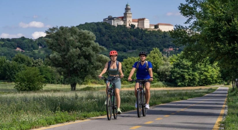 Lezárták a Győr-Pannonhalma kerékpárút egy részét
