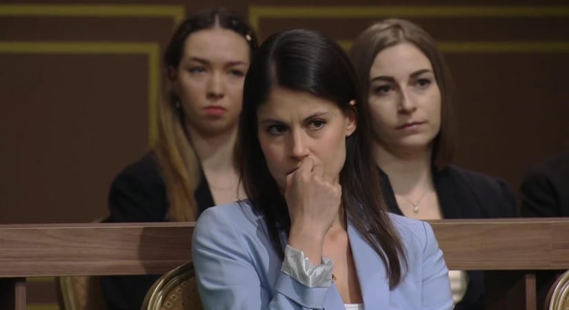 „Mit csinált maga a bugyijaimmal?” – A Bírónő vádlottja megdöbbentő dolgokra vadászott áldozata lakásán