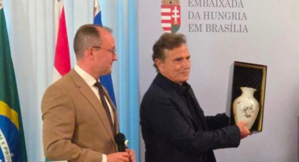 A brazíliai magyar nagykövetségen ünnepelték Nelson Piquet-t